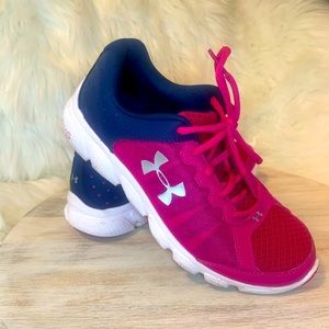 💗💙UNDER ARMOUR  shoes with Micro G cushioning💗💙